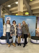 Palkintojenjakotilaisuudessa koreografi Anastasia (vas.), Marina, Janna ja Tatjana Nikolaevna Mishina.